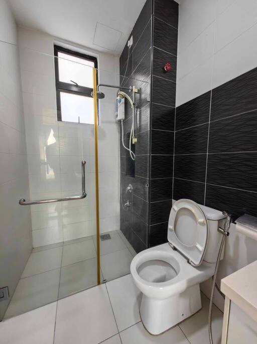Apartemen A2705 Platino Paradigmmall Netflix Poolview Bystay