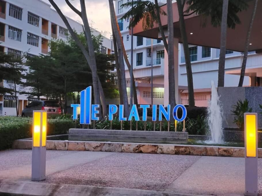 Apartemen A2705 Platino Paradigmmall Netflix Poolview Bystay Johor Bahru