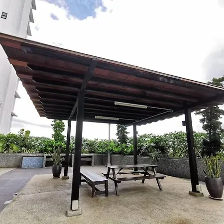 A2705 Platino Paradigmmall Netflix Poolview Bystay Johor Bahru Exterior photo