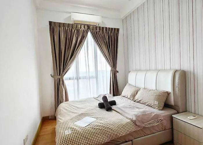 A2705 Platino Paradigmmall Netflix Poolview Bystay