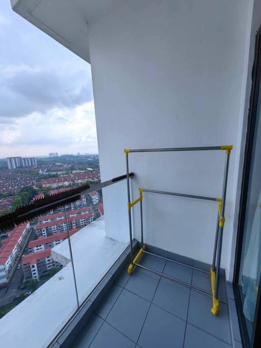 A2705 Platino Paradigmmall Netflix Poolview Bystay