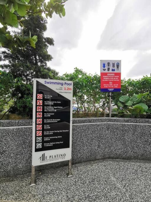 A2705 Platino Paradigmmall Netflix Poolview Bystay Apartment *