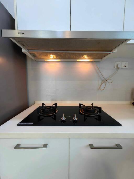 A2705 Platino Paradigmmall Netflix Poolview Bystay Apartment Johor Bahru