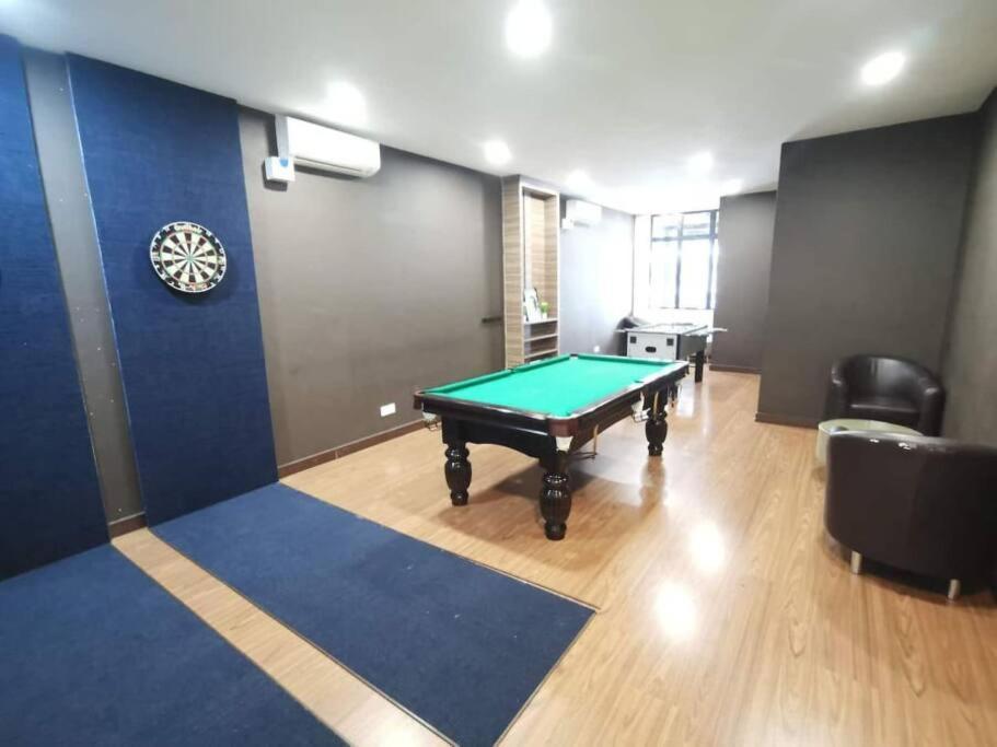 A2705 Platino Paradigmmall Netflix Poolview Bystay * Johor Bahru